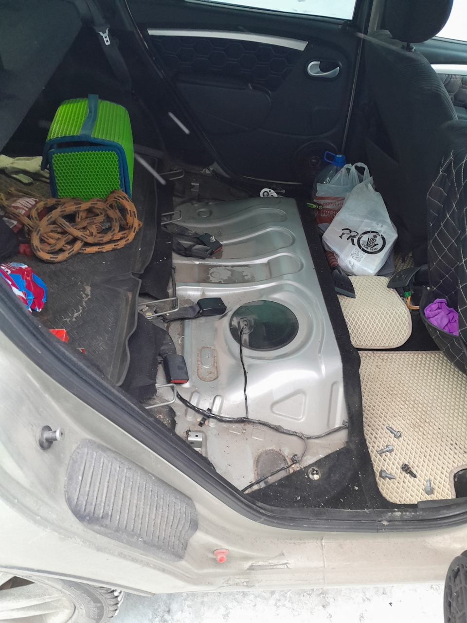 Фото в бортжурнале Renault Sandero 1G