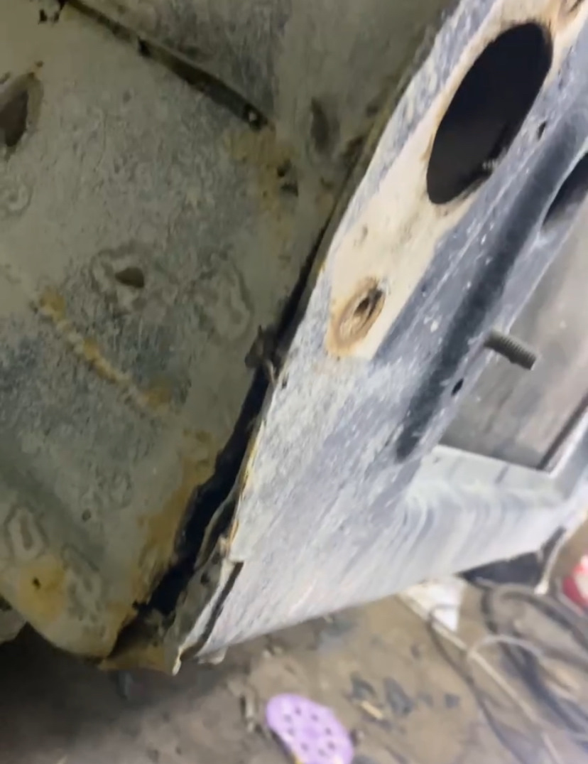 справа расслоился — Lada 21093i