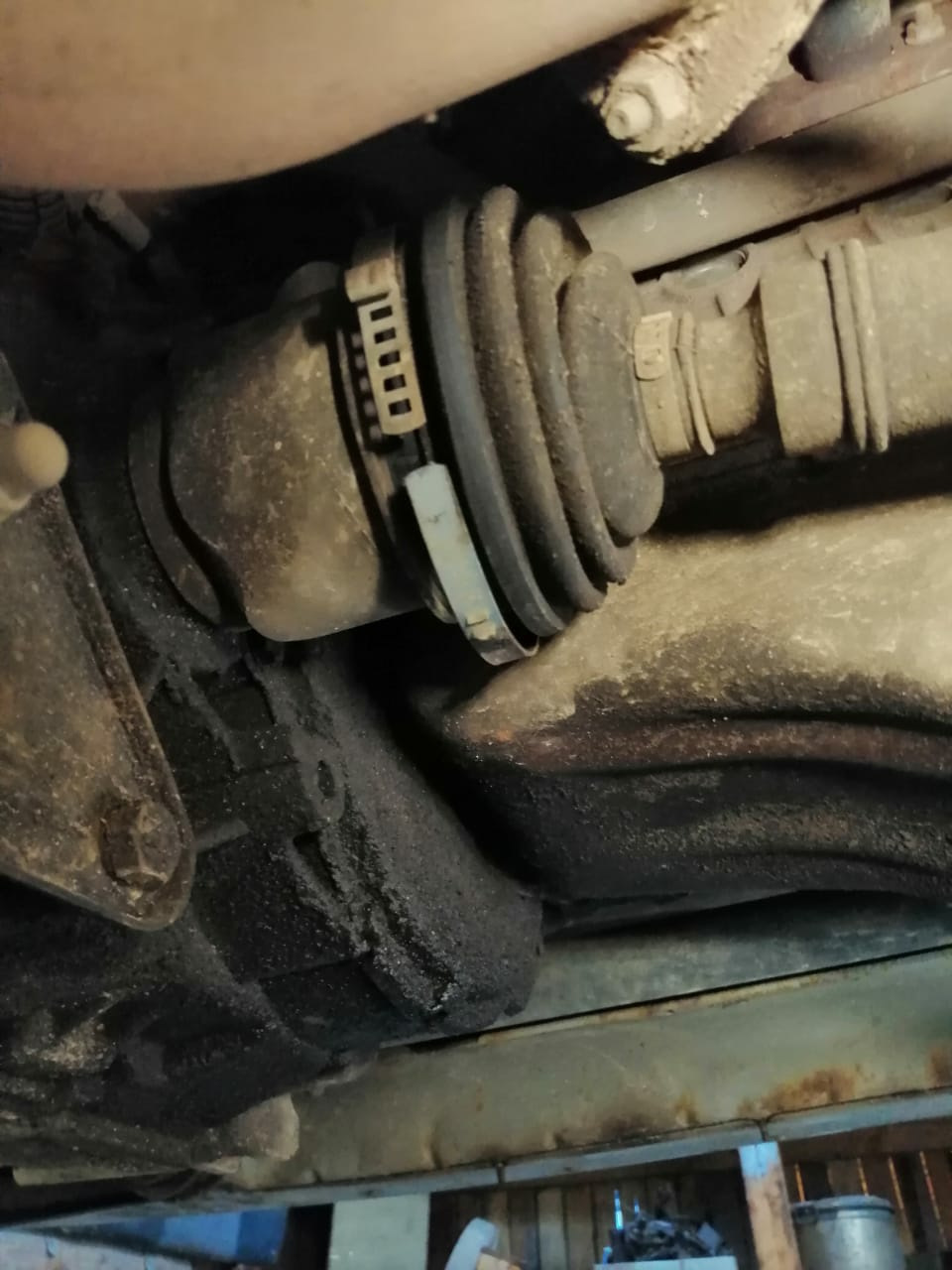 Замена пыльника шруса. Минимум разбора. — Lada Приора седан, 1,6 л ...