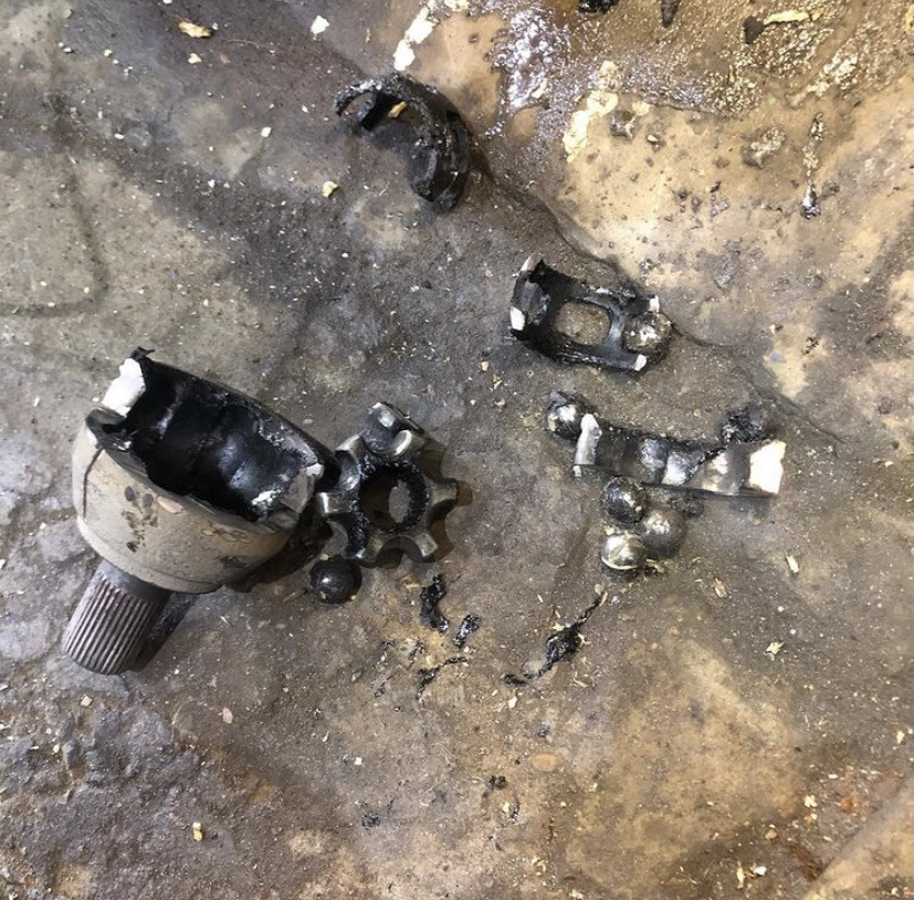 Замена наружнего шруса — Ford Focus II Hatchback, 1,6 л, 2009 года ...