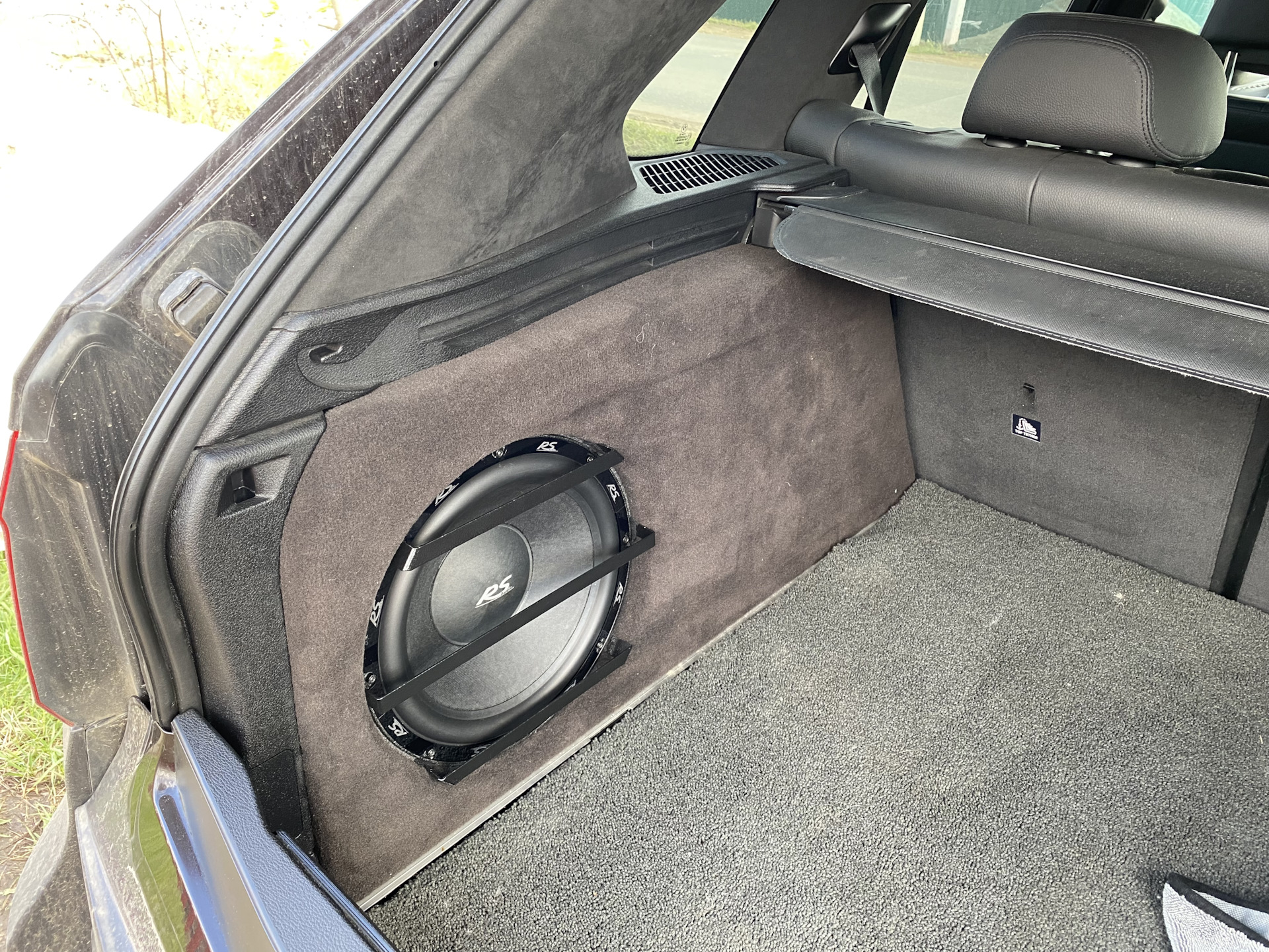 Сабвуфер rs. RS Audio a12 DVC. Саб RS Audio a10 DVC. Корпус для авто-сабвуфера RS-Audio Spirit.