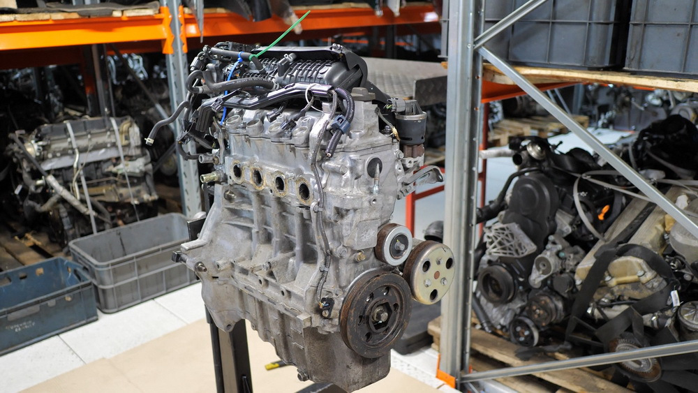 Ремонт двигателя honda. Разбор мотора CMTA. 4b12 двигатель разобранный. Курсовая работа система смазки двигателя Хонда. Разборка двигателя Хонда 6.5 сил разборка с названием.