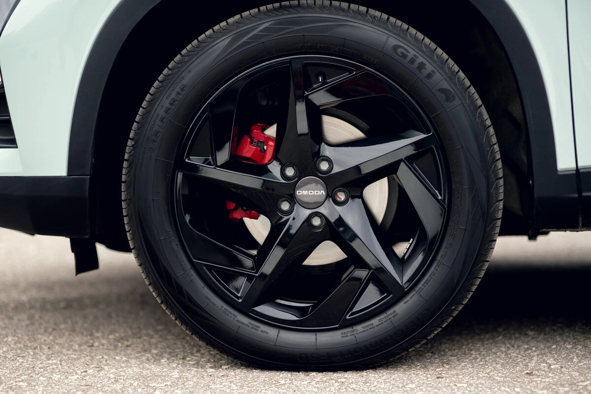 Omoda c5. Omoda c5 диски. Диски omoda с5. Omoda c5 r20. Omoda c5 размер колес.