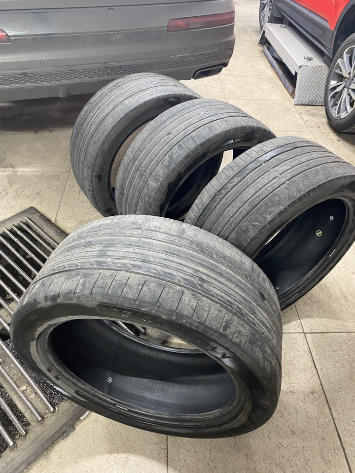 Шины летние Continental 295/40 R21 на Mercedes-Benz GLS (X166), Audi Q7 ...