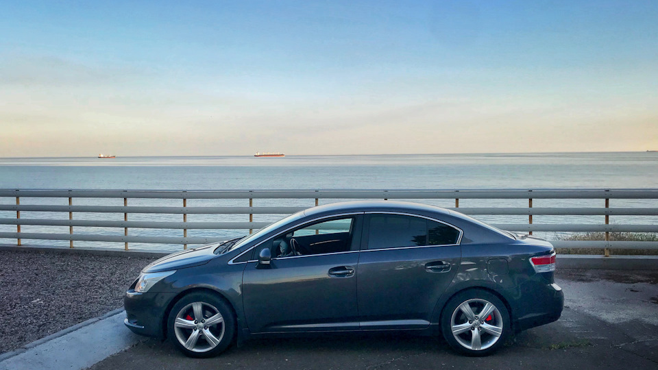Toyota Avensis на стероидах)