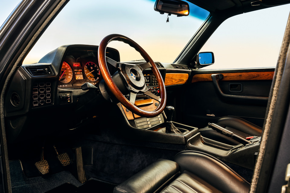 Фото в бортжурнале BMW 7 series (E23)