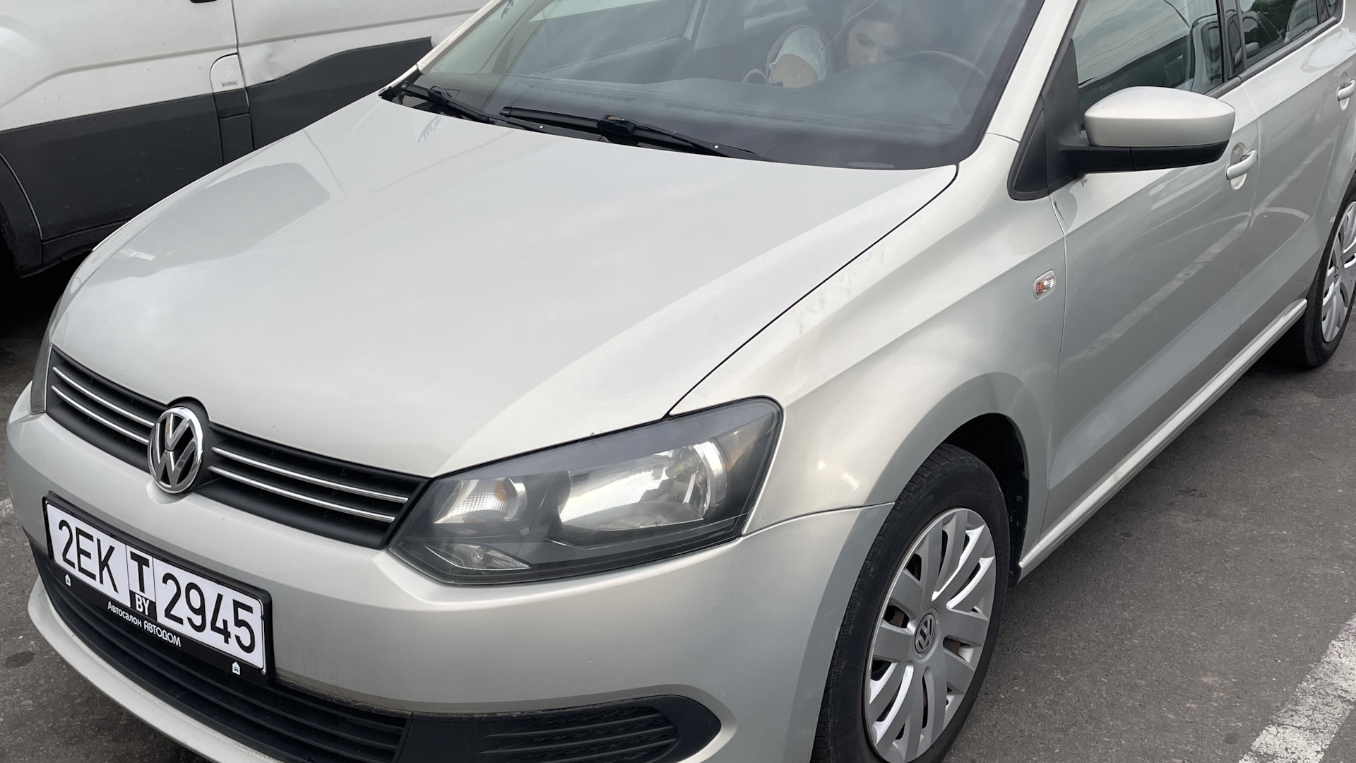 Volkswagen Polo Sedan 1.6 бензиновый 2012 | Покемон на DRIVE2