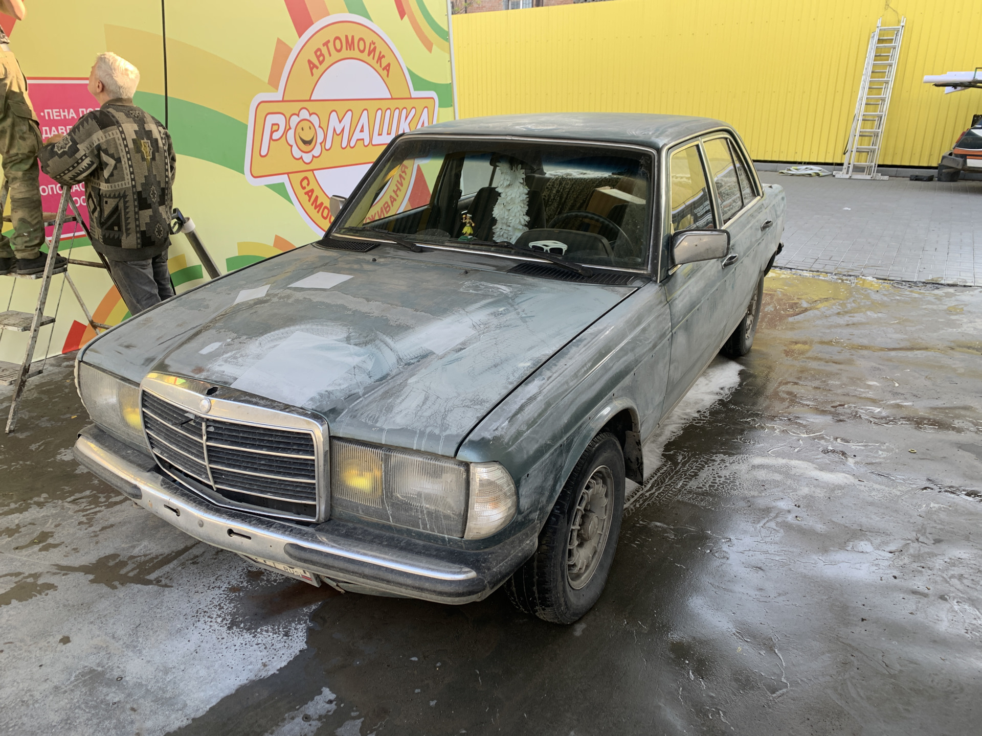 Комикс окрас!(в процессе) — Mercedes-Benz W123, 2,3 л, 1984 года | стайлинг  | DRIVE2