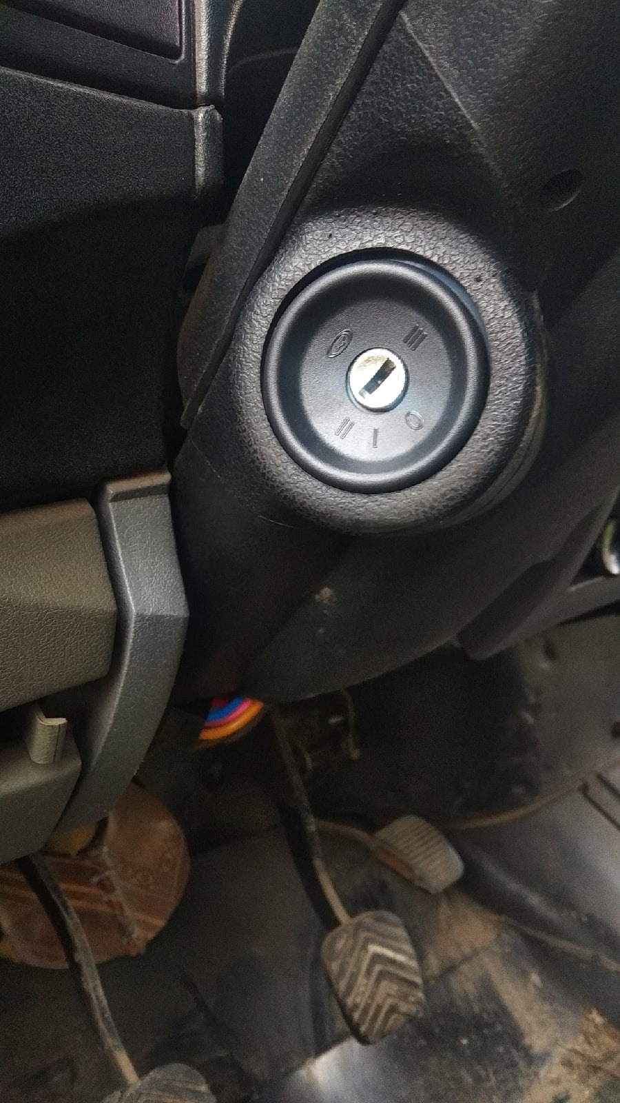 Заклинило замок зажигания. Новый стартер. — ГАЗ Соболь, 2,3 л, 2004 ...