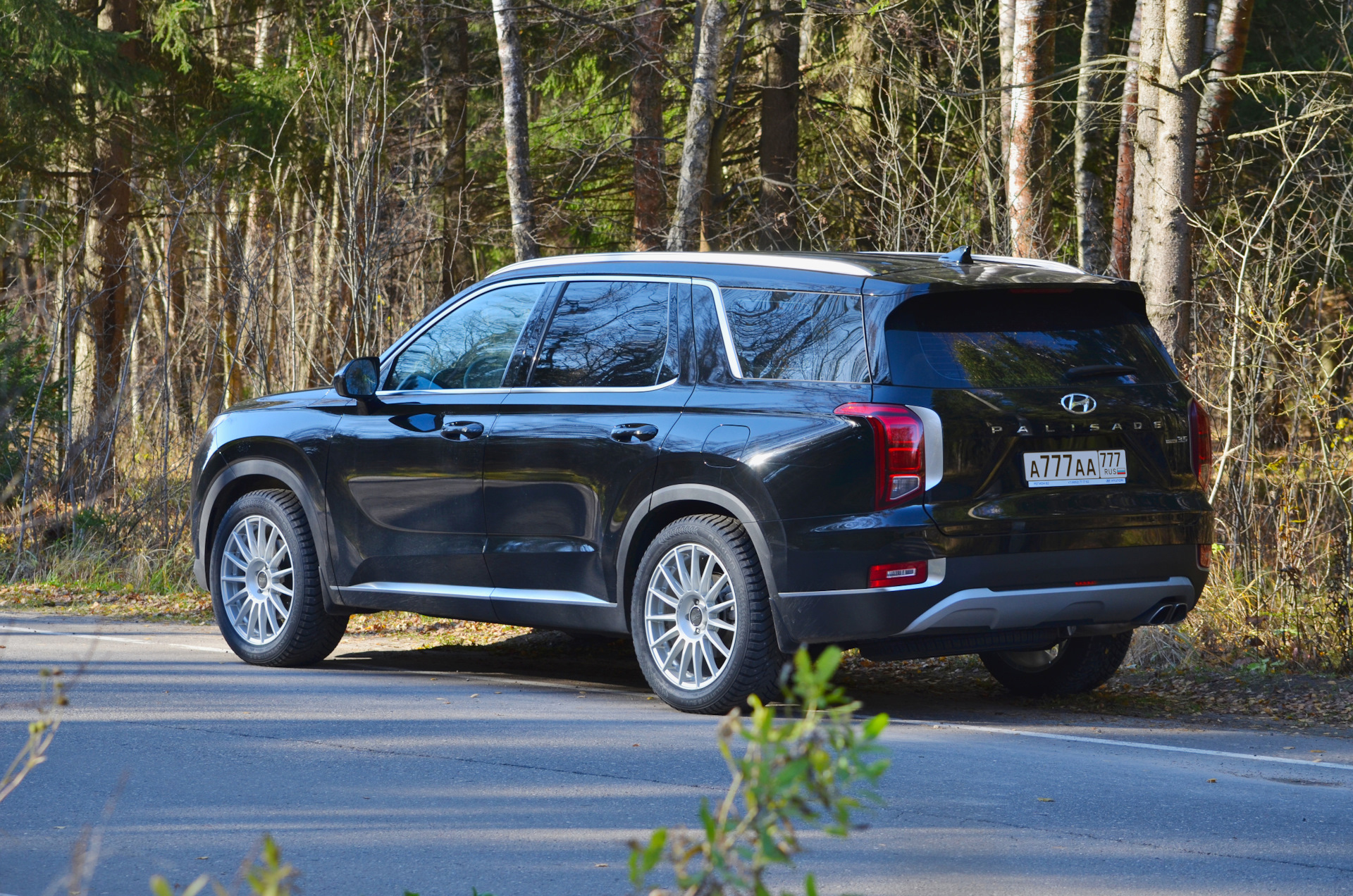 Хендай палисад екатеринбург. Hyundai Palisade 3.5. Hyundai Palisade r20. Диски Hyundai Palisade r20. Хендай Палисад диски r20.