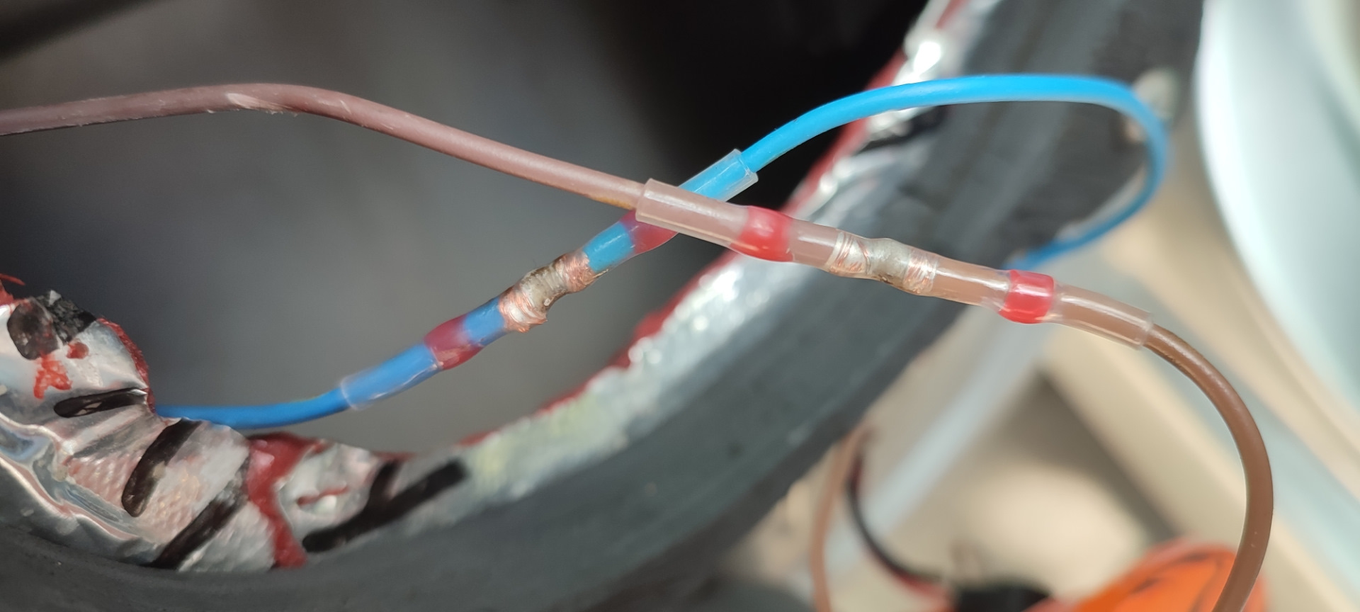 Баракуду мне в передние двери — Nissan Almera Classic (B10), 1,6 л ...