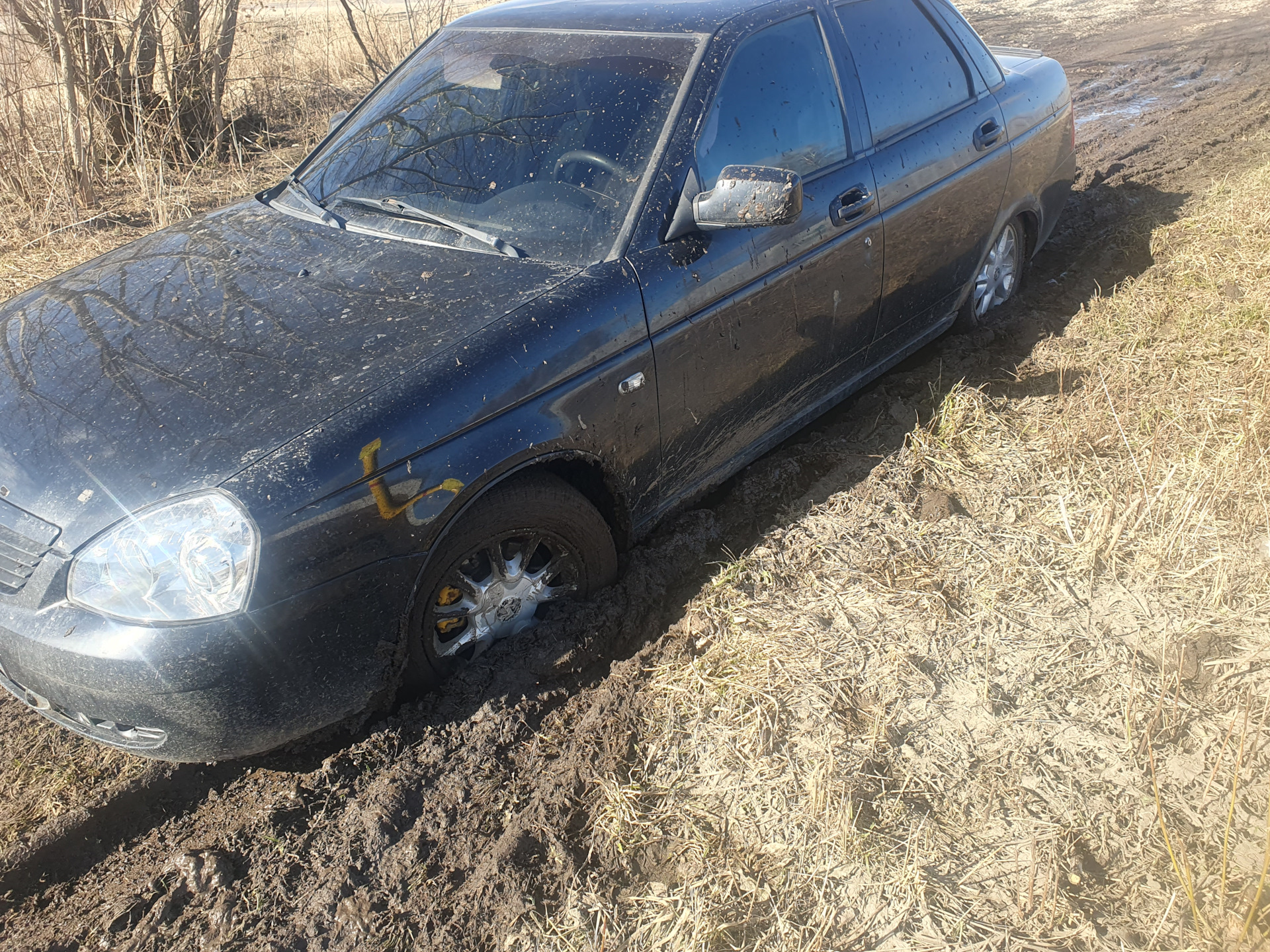 Каждый год одно и тоже — Lada Приора седан, 1,6 л, 2011 года | эвакуация |  DRIVE2