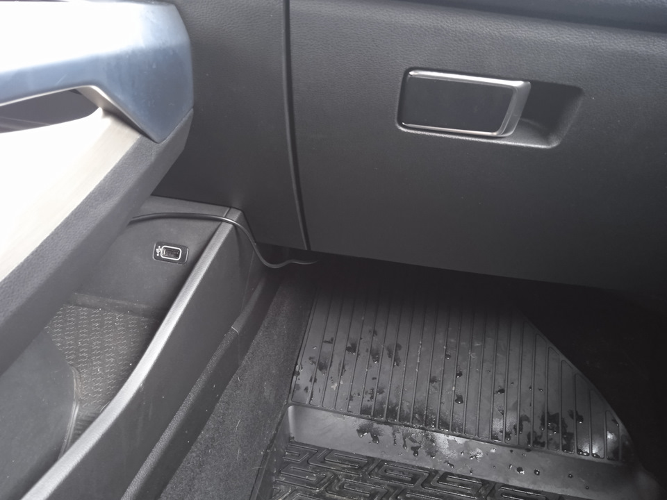 Провод от прикуривателя — Geely Coolray (1G)