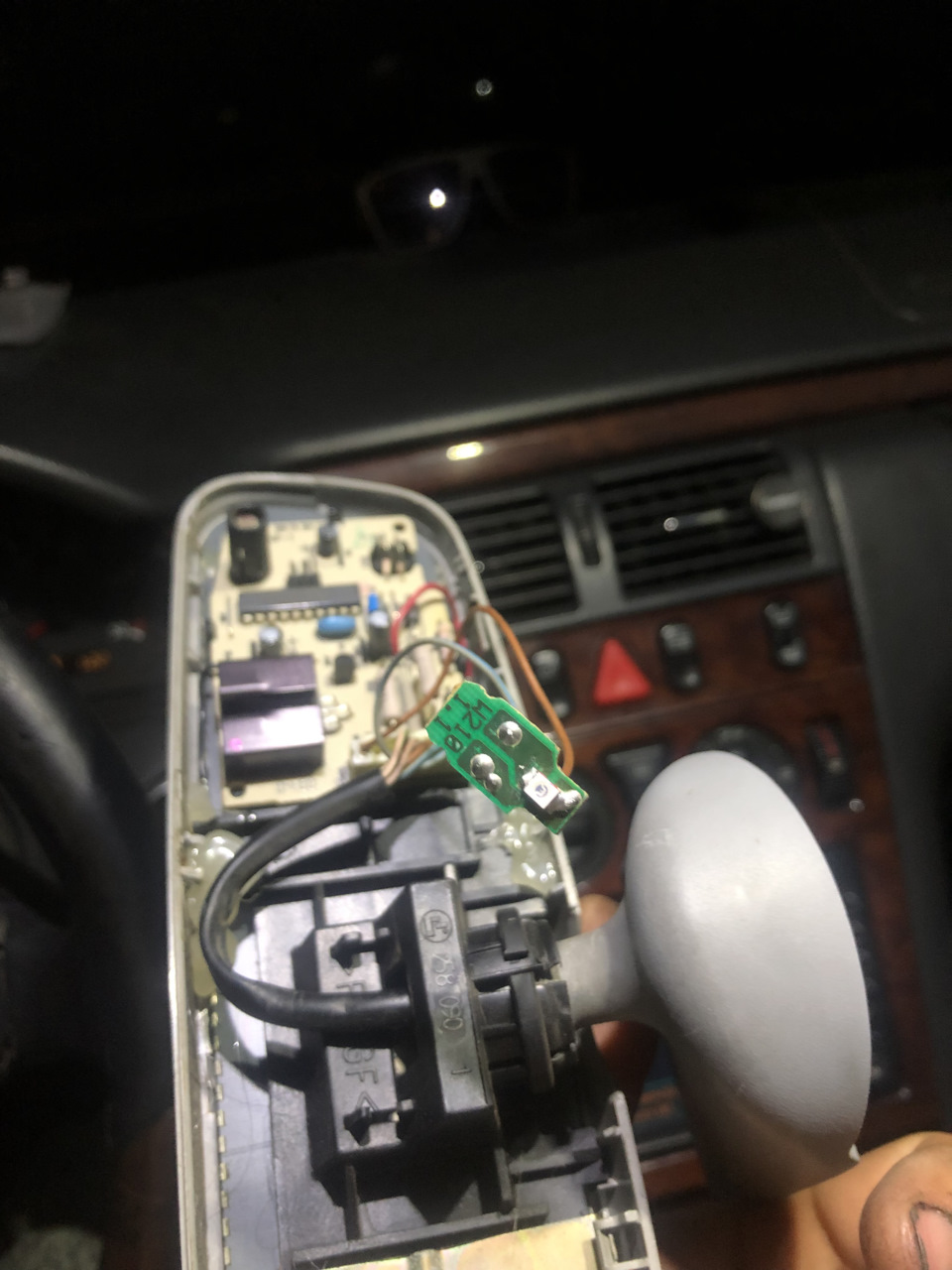 Опция 249 Установка зеркала с автозатемнением w210 — Mercedes-Benz E ...