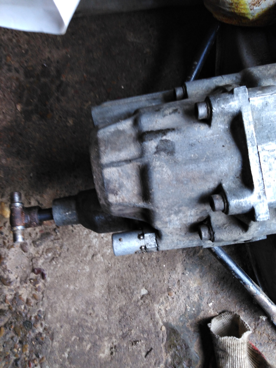 Ремонт прокола заднего колеса и баловство с краской. — УАЗ Patriot, 2,7 ...