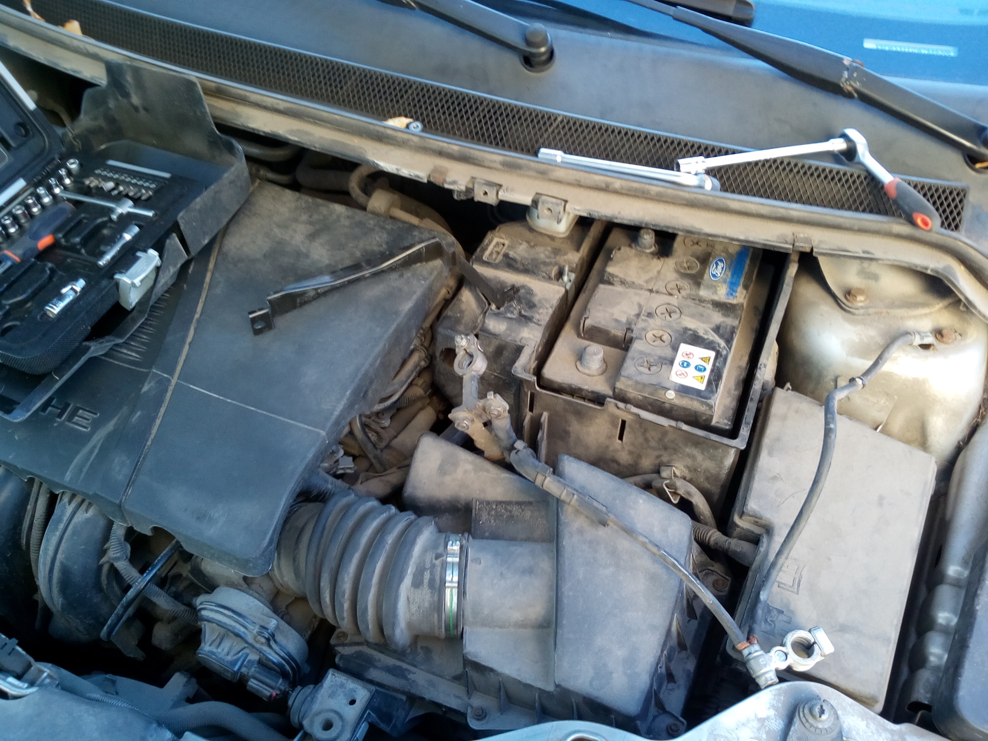 Аккумулятор для Феди — Ford Focus II Wagon, 1,8 л., 2007 года | своими ...
