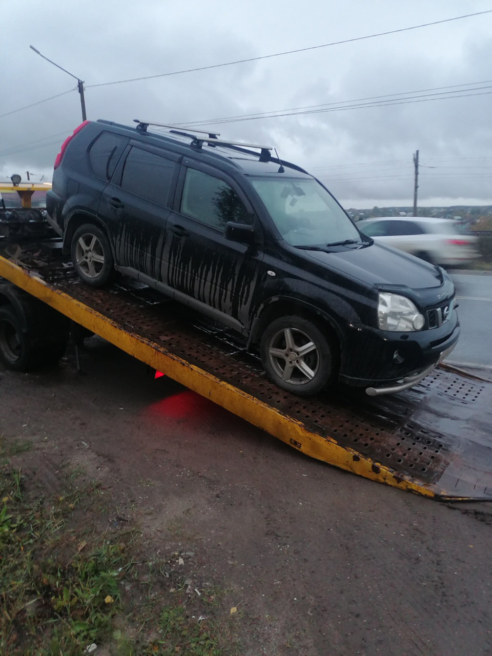 Беда! — Nissan X-Trail II (t31), 2 л, 2008 года | эвакуация | DRIVE2