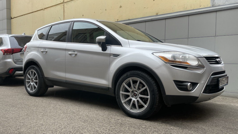 Складывыние зеркал при постановке на охрану — Ford Kuga (1G), 2,5 л ...