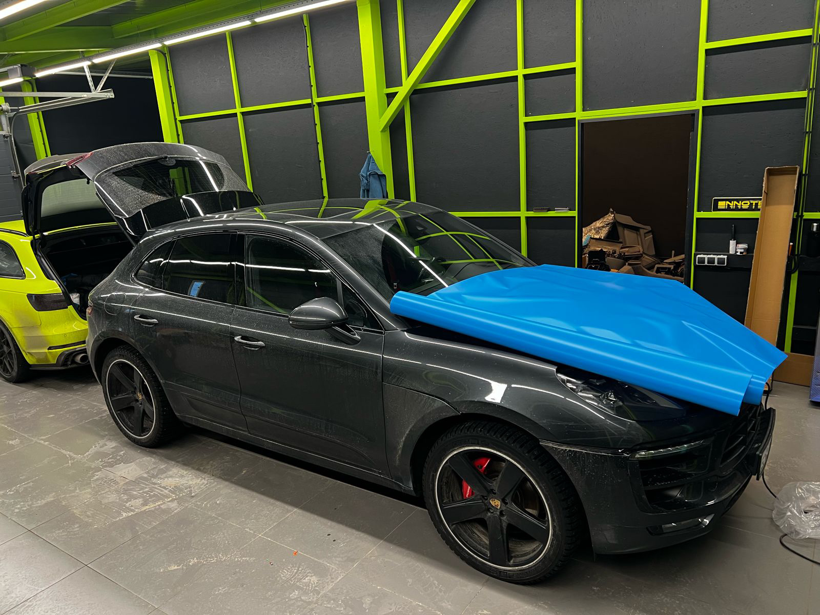 Porsche Macan, полеуретановая пленка — Porsche Macan, 3 л, 2016 года ...