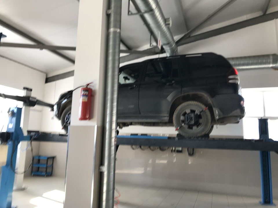 Фото в бортжурнале Toyota Land Cruiser Prado 120-series