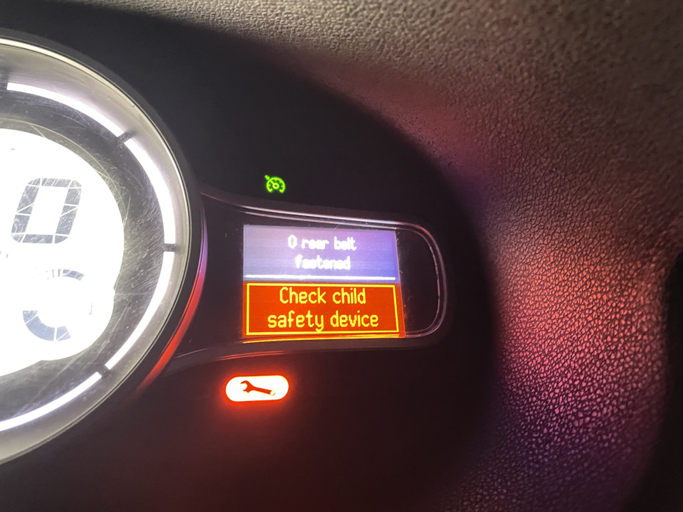 Check child safety device — Renault Megane III, 1,6 л, 2012 года