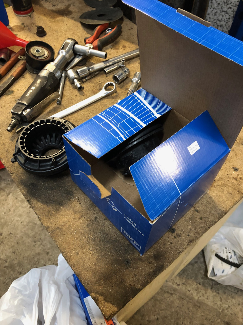 также поменял опорники — Ford Mondeo IV