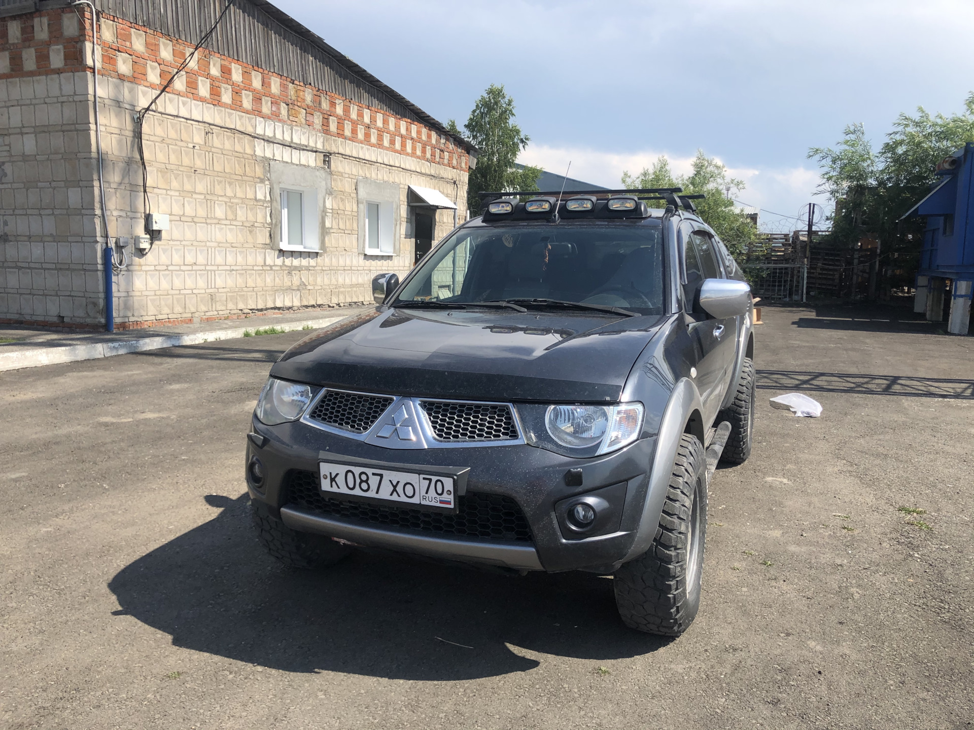 L200 Trokot