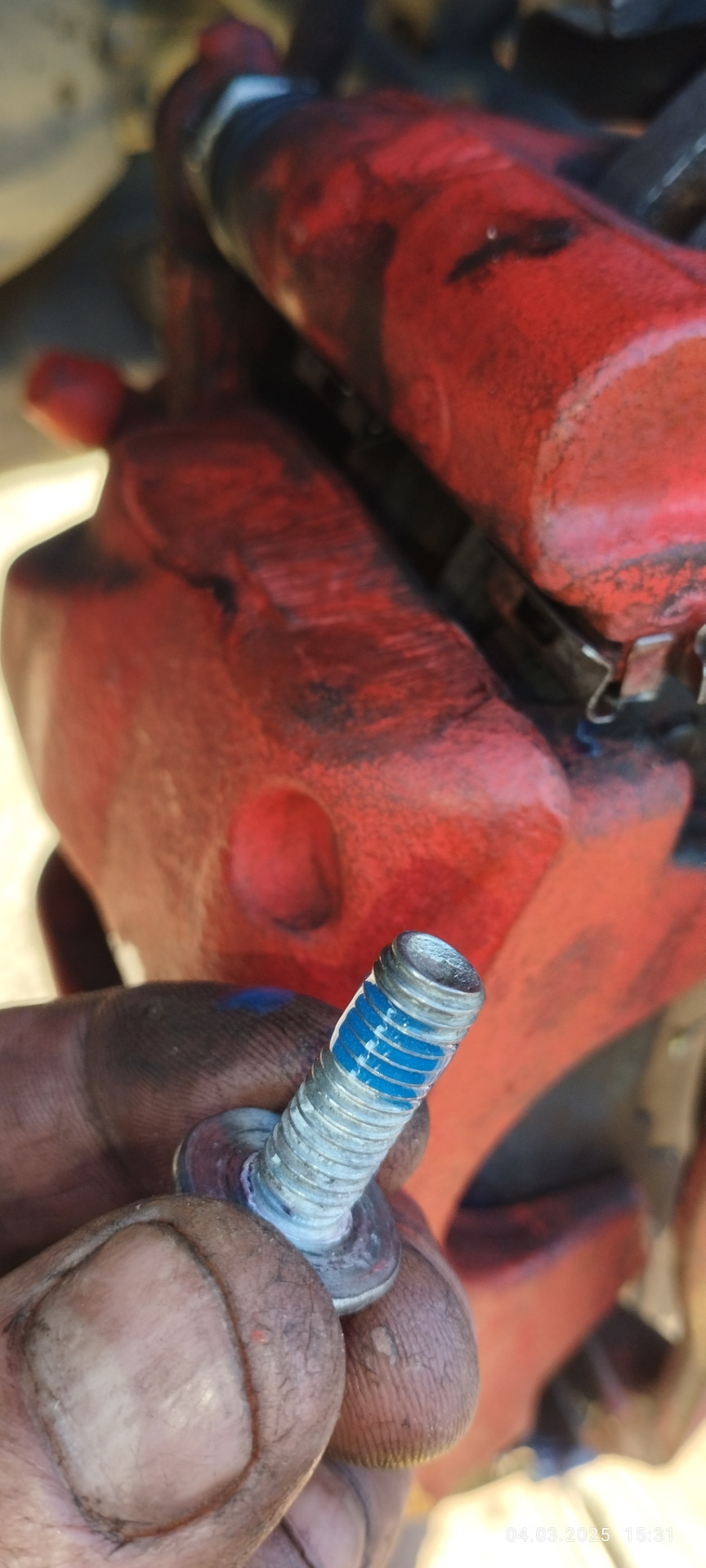 Фиксатор резьбы. — Honda CR-V (RM)