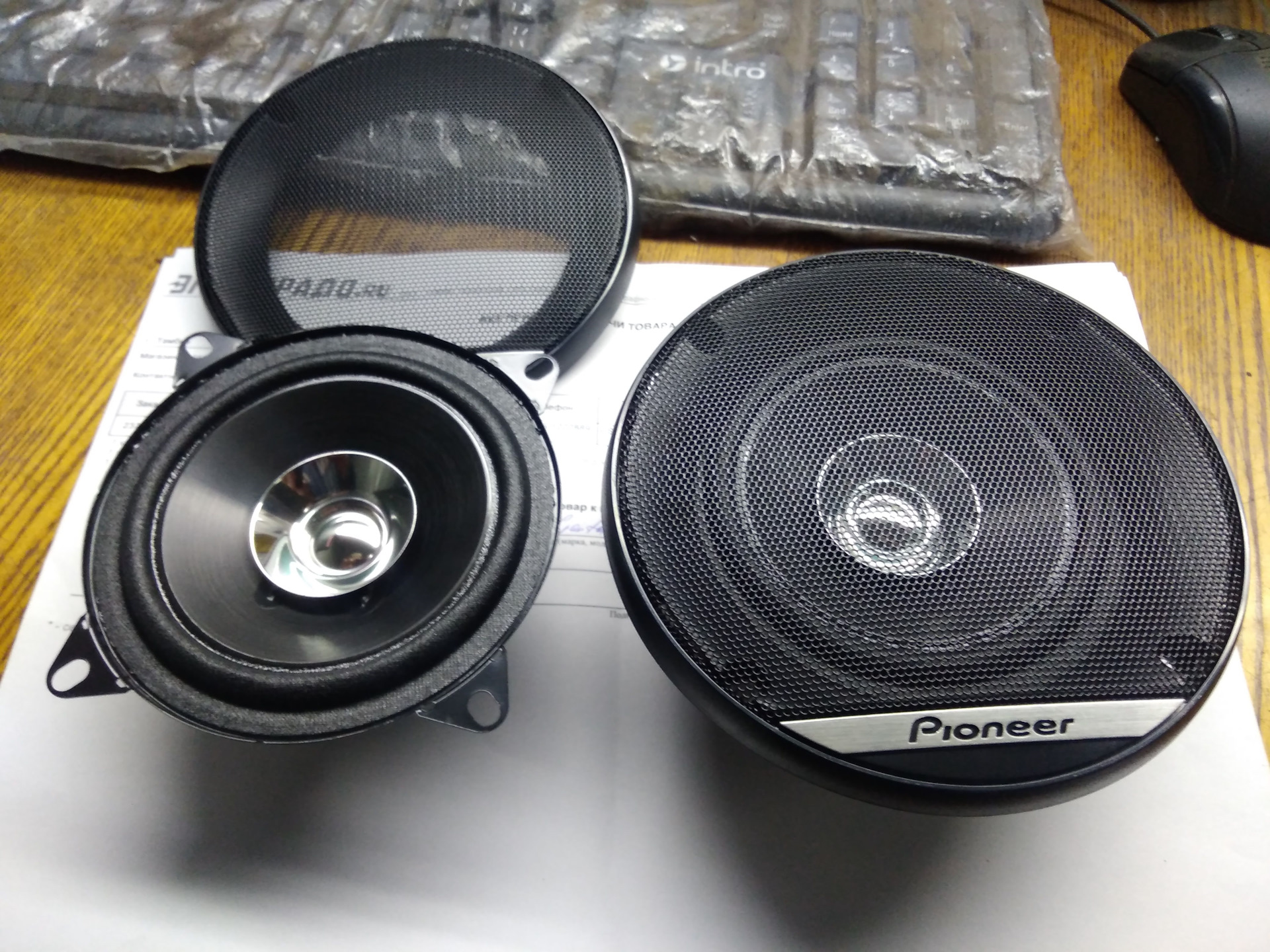 Динамики 10. Динамики Pioneer 10 см. Колонки Pioneer 210 w 10см автомобильные. Штатные колонки 2107. Штатные динамики ВАЗ 2107.