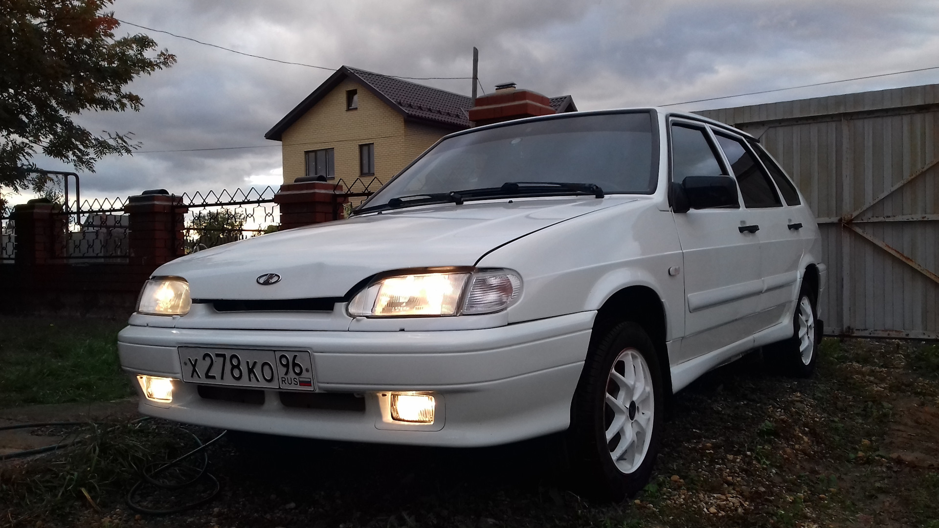 Lada 2114 White