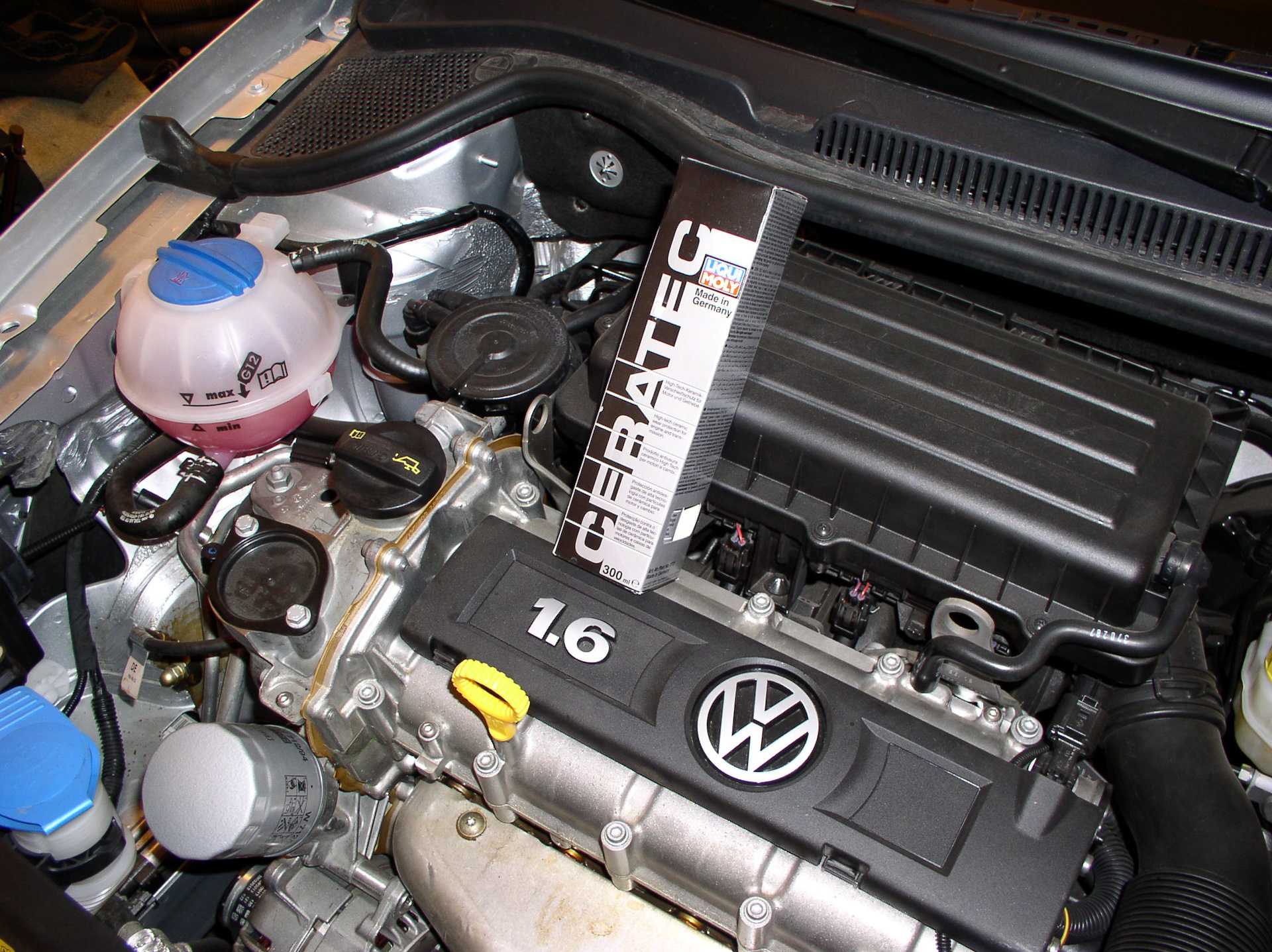 Volkswagen polo мотор. Двигатель поло седан 1.6 105. Мотор поло седан 1.6. Поло 1.6 CFNA. Двигатель Фольксваген поло 1.6.