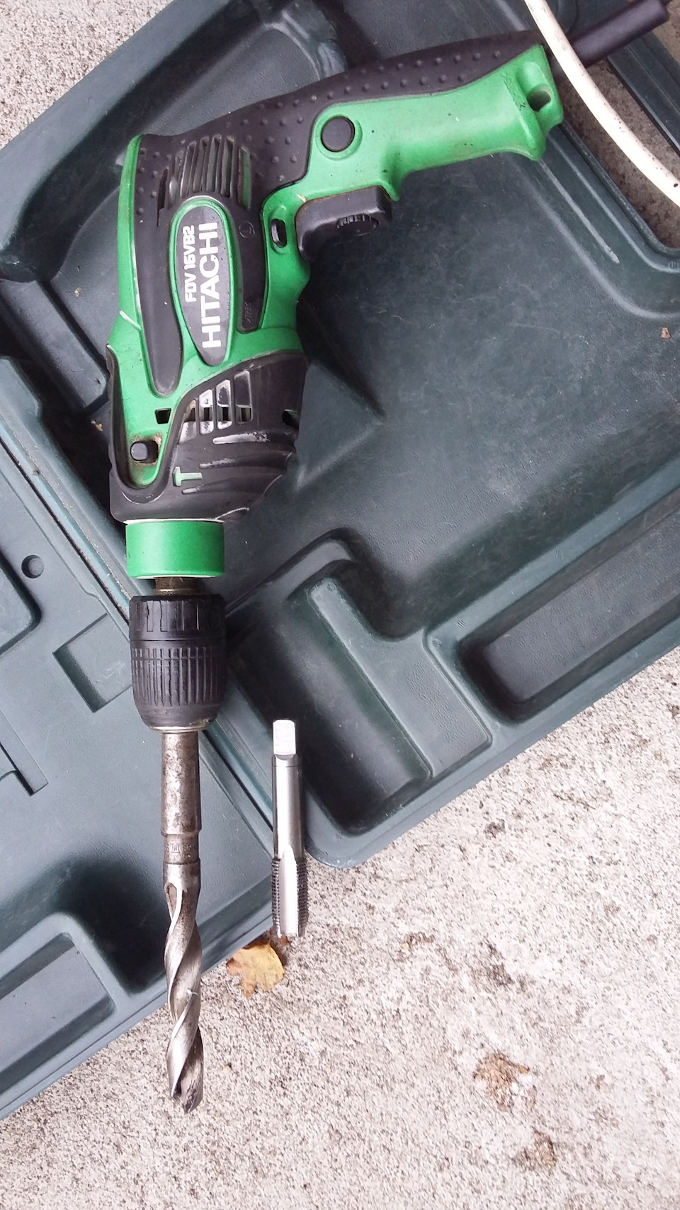 #9 Восстановление резьбы в картере двигателя — Audi A4 (B7), 1,9 л ...