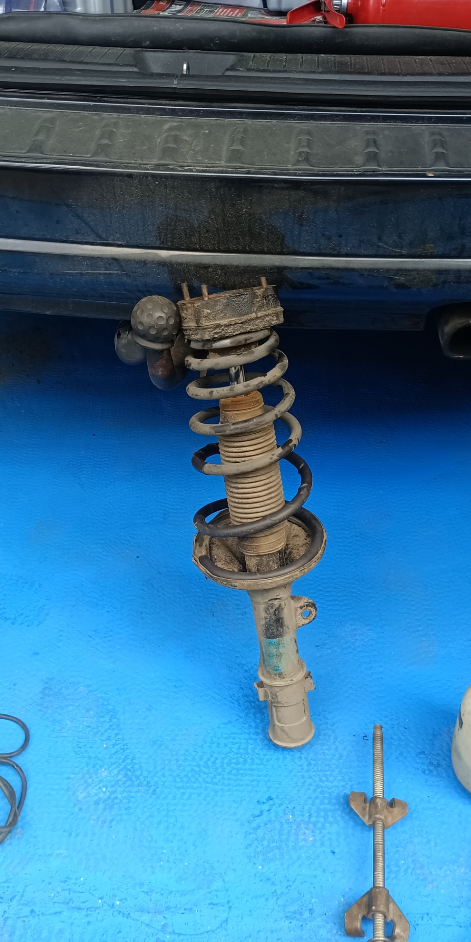 Дефектовка задних стоек и замена задних тормозных колодок — KIA ...