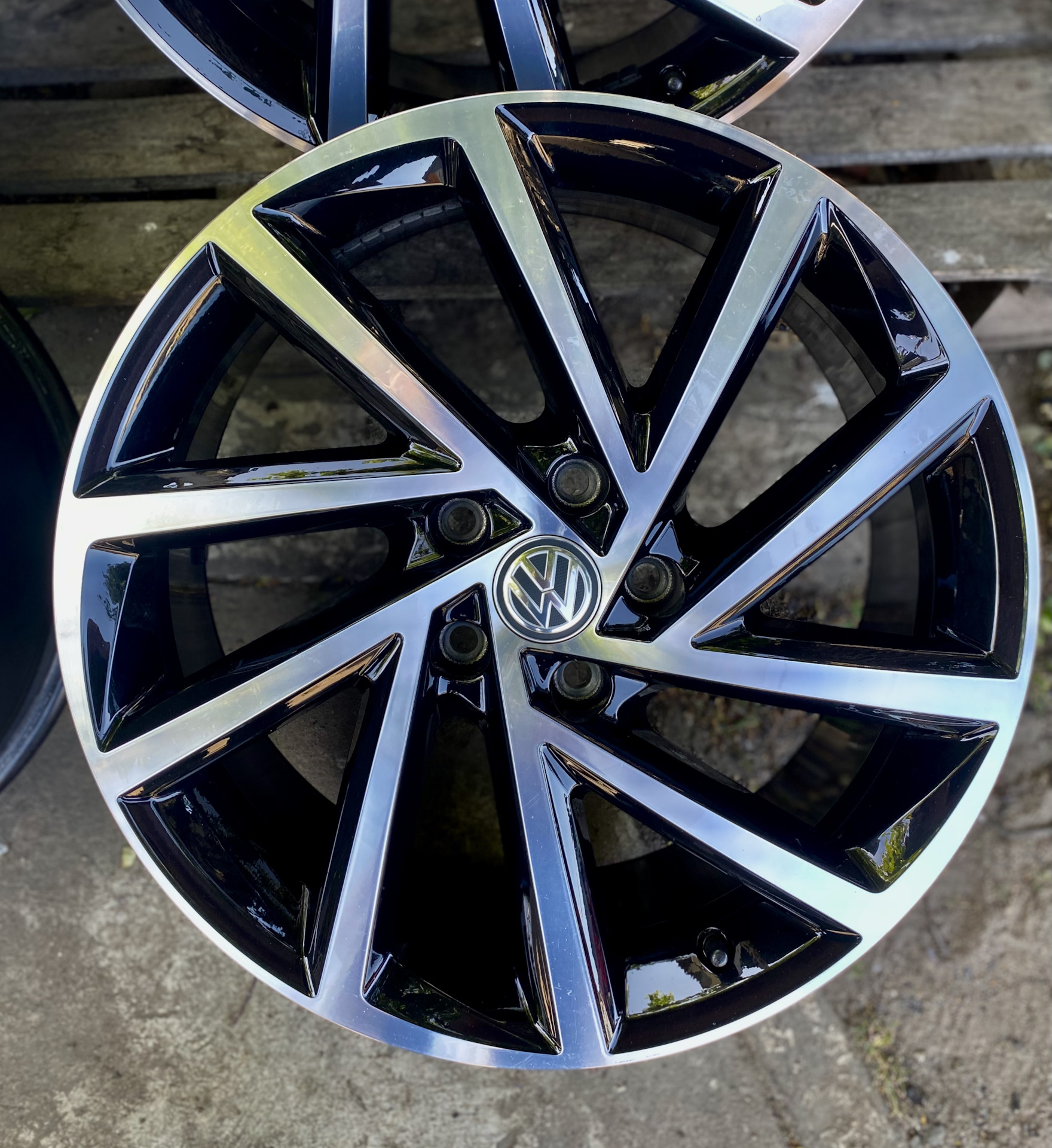 Spielberg R18 — Volkswagen Jetta VI, 1,4 л, 2015 года | колёсные диски ...