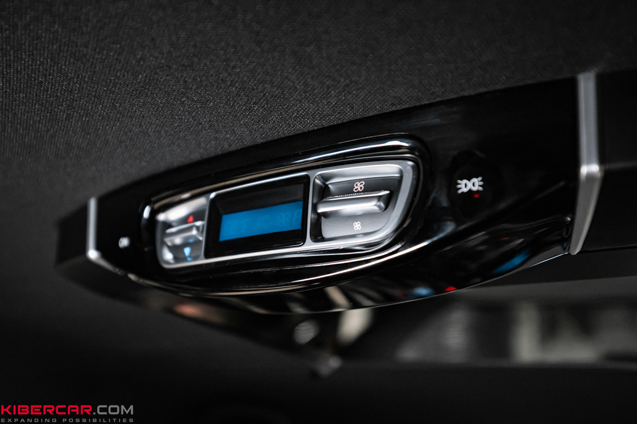 Mercedes-Benz V-Класс: потолочный монитор на базе ОС Андроид с ...