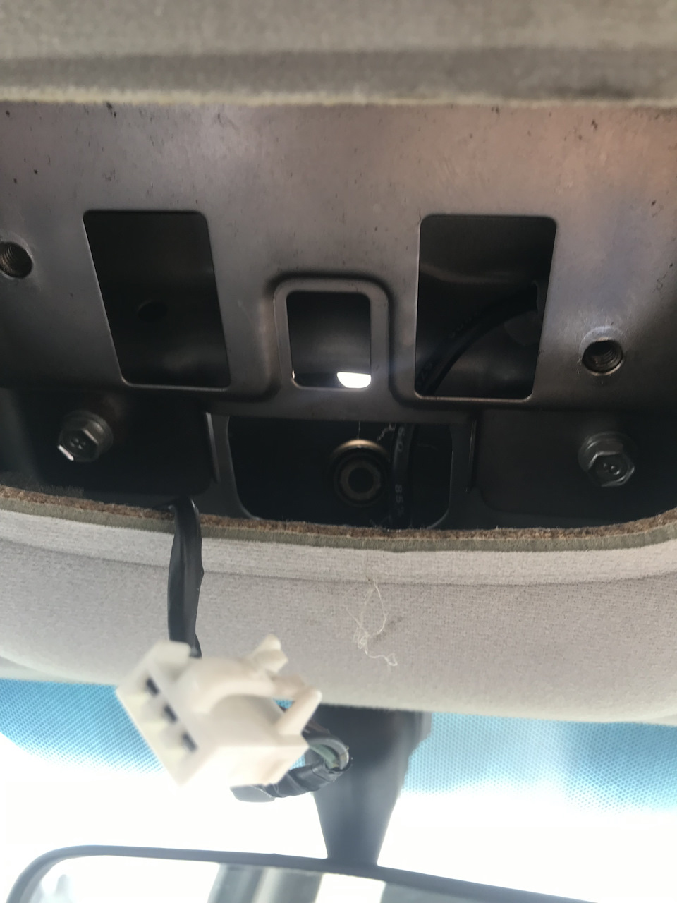 Замена антенны, лампочки габаритов (перед) — Hyundai Getz, 1,4 л, 2006 ...