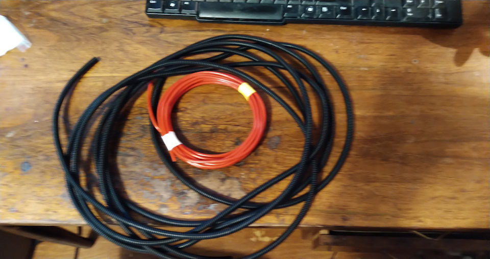 на митьке 5 метров гофры 30руб\метр и провод сечением 2.5 какие-то копейки…будем считать что отдал 300руб за 5 метров того и того. — Skoda Octavia A5 Mk2