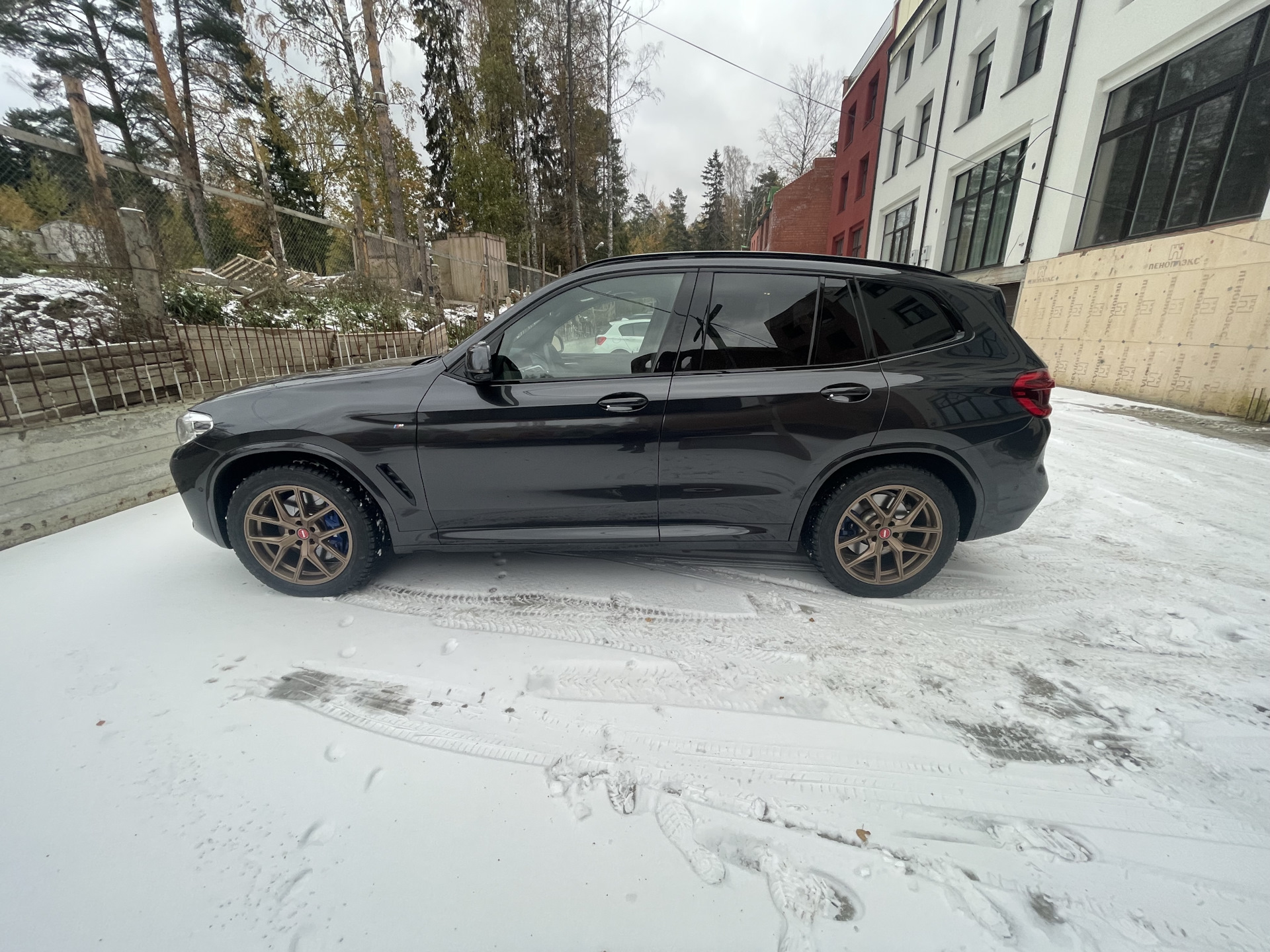 Хака 9 momo rf-01 — BMW X3 (G01), 3 л, 2019 года | шины | DRIVE2