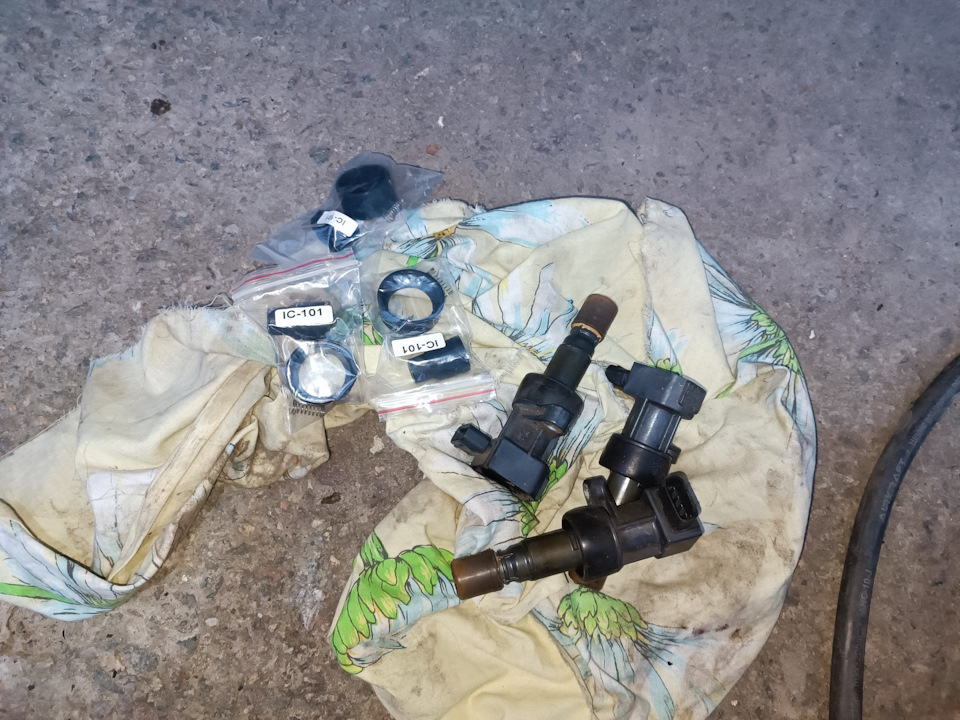 Вот они, так же купил на али с какой то тойоты уплотнения катушек. — Jaguar X-Type. Запчасти на фото: LC101