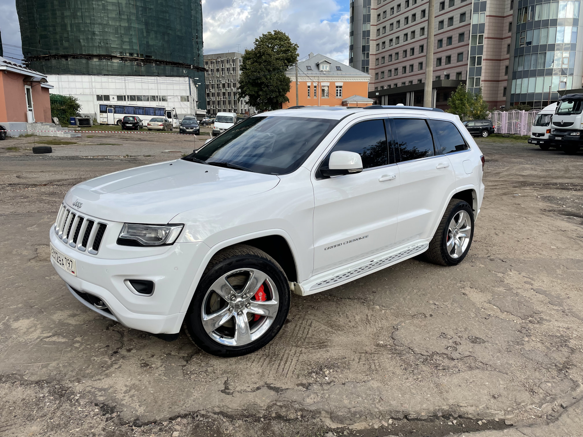 Jeep Grand Cherokee 2015 Р±РµР»С‹Р№