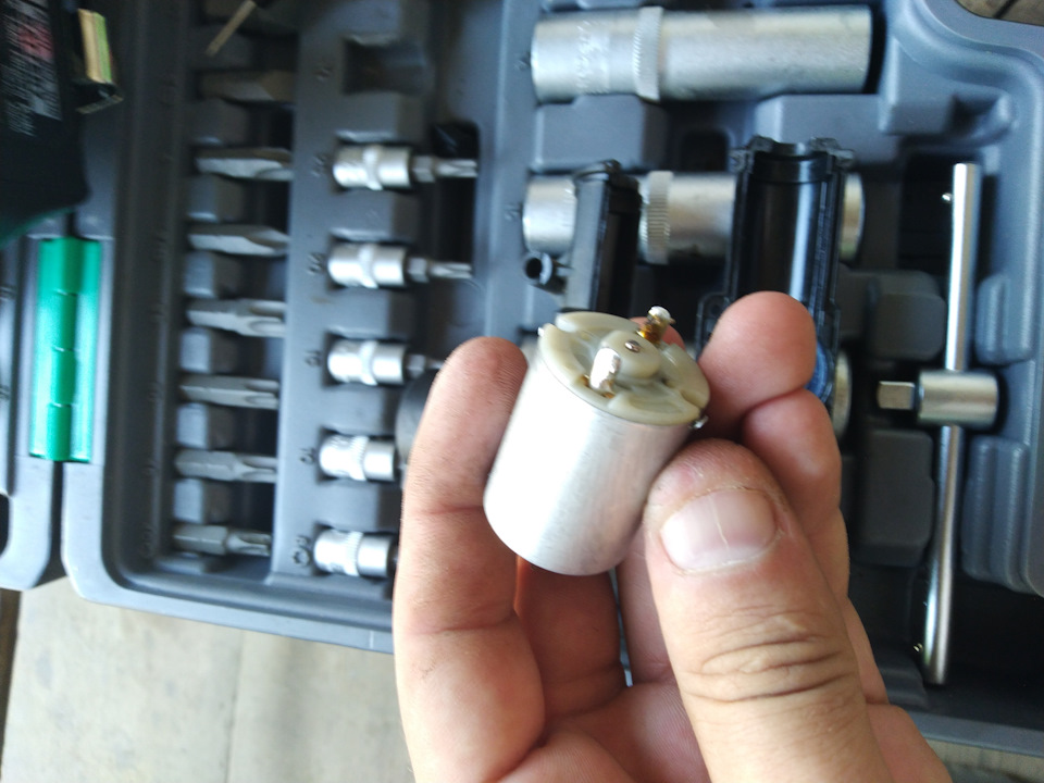 Сломался привод двери — BYD F3, 1,5 л, 2008 года | поломка | DRIVE2