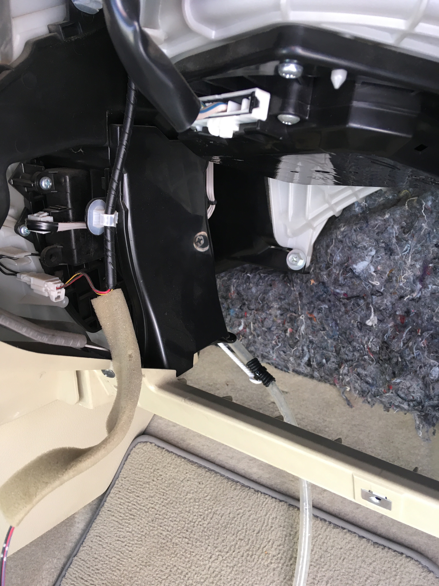 Очистка испарителя кондиционера хлоргексидином — Nissan Teana (J32), 2 ...