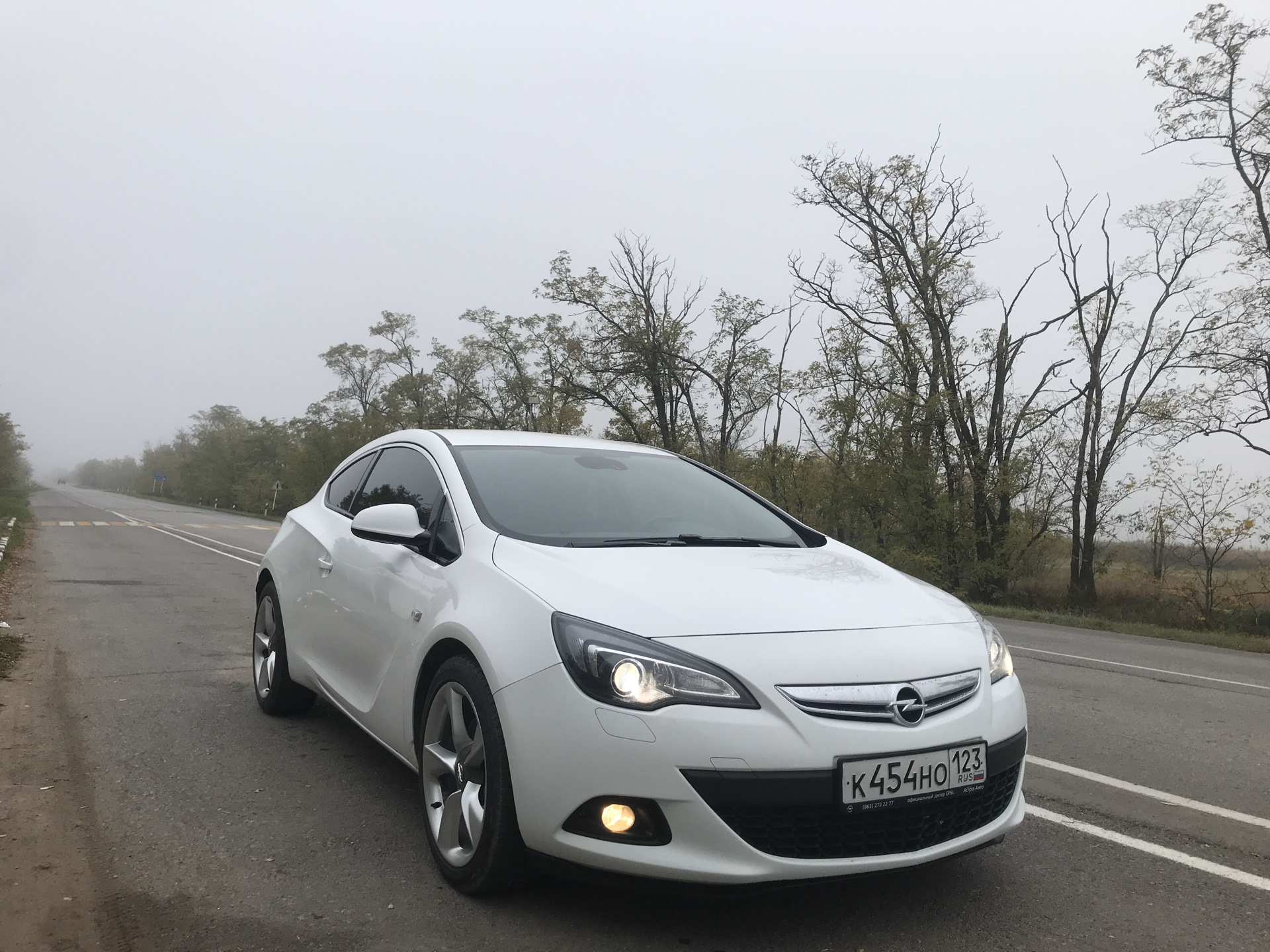 Opel astra gtc 1.4. Опель Астра GTC 1.4 турбо. Опель Астра 1.4 турбо 2014. Astra GTC 2014 Turbo. Opel Astra GTC 2012 1.4 Turbo отзывы.