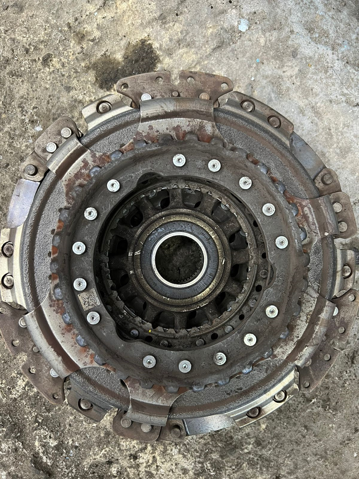 Замена комплекта сцепления DSG DQ200 — Skoda Superb Mk2, 1,8 л, 2013 ...