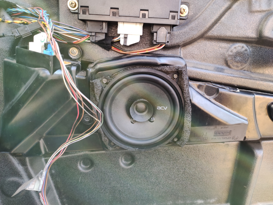 Самый бюджетный вариант замены штатных динамиков — BMW 5 series (E39 ...