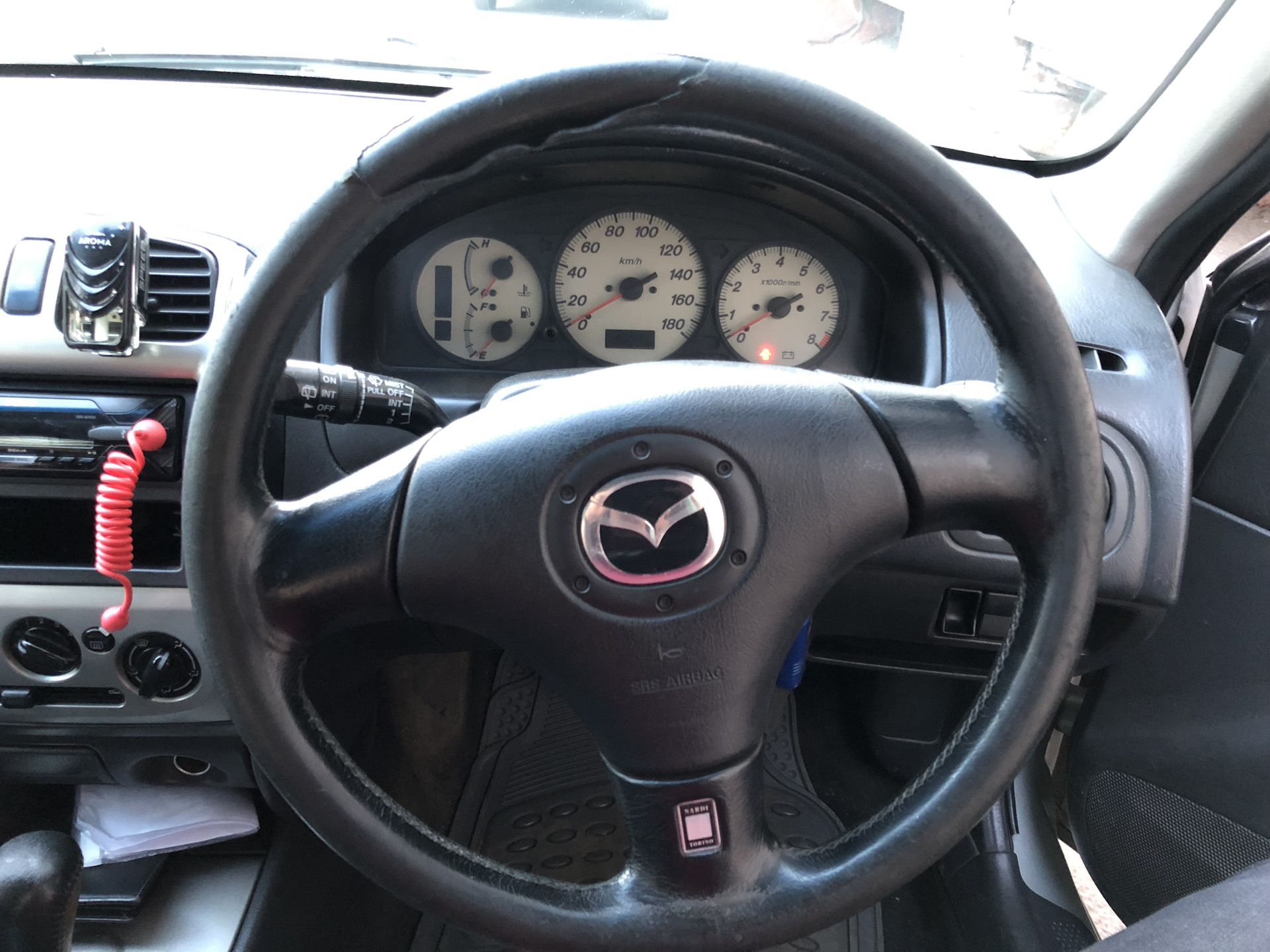 Как снять руль мазда демио Поменял руль - Mazda Familia (BJ), 1,5 л, 2001 года тюнинг DRIVE2