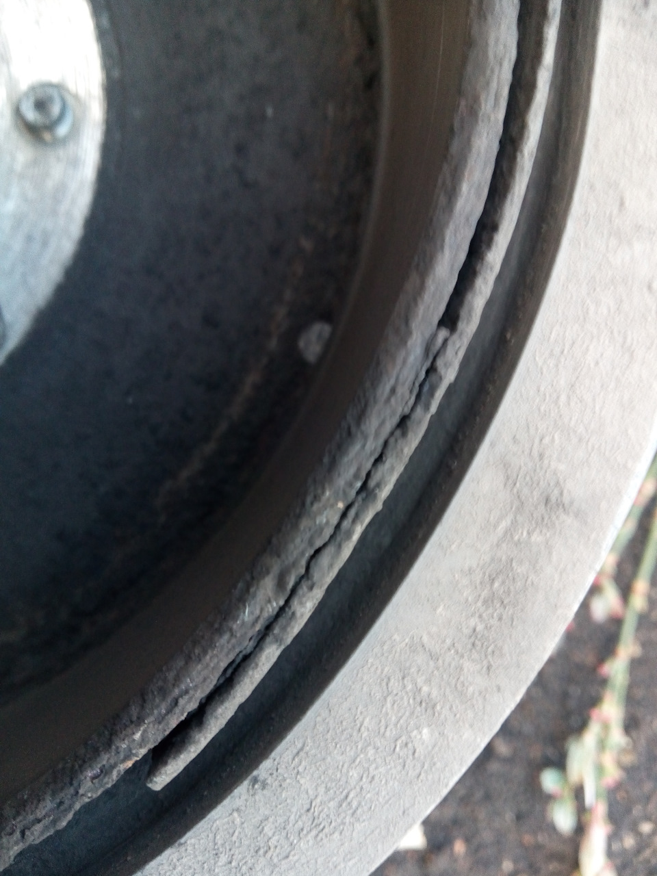 Хруст в тормозном барабане — Lada Гранта лифтбек, 1,6 л, 2014 года ...