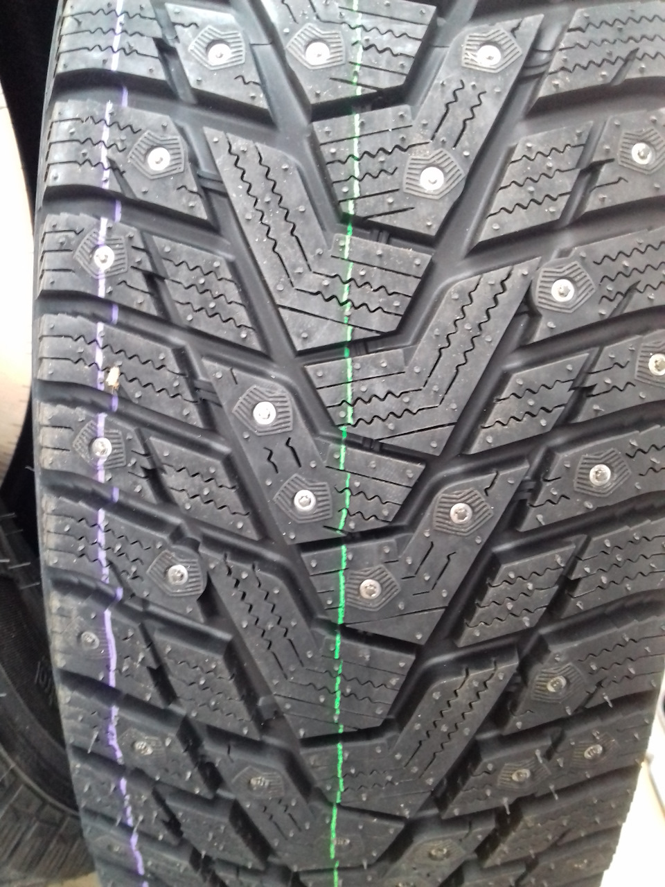 Тесты ханкук. Hankook Winter i*Pike rs2 w429. Hankook w429 i Pike rs2. Hankook Winter i Pike rs2 215/65 r16. Hankook Winter i Pike lv rw15.
