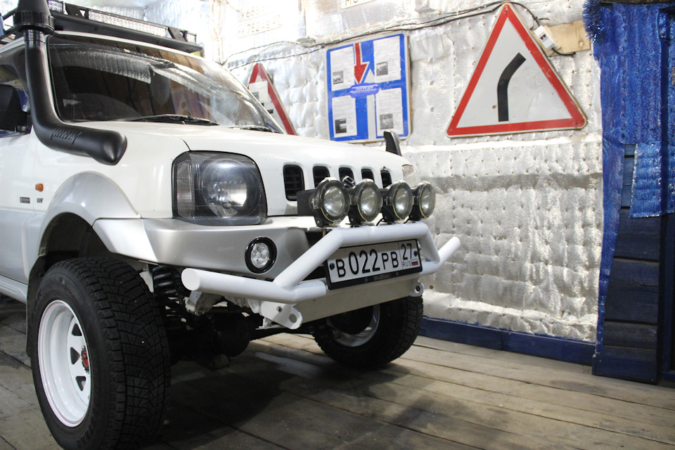 Передняя силовая труба + установка доп. фар дальнего света — Suzuki ...