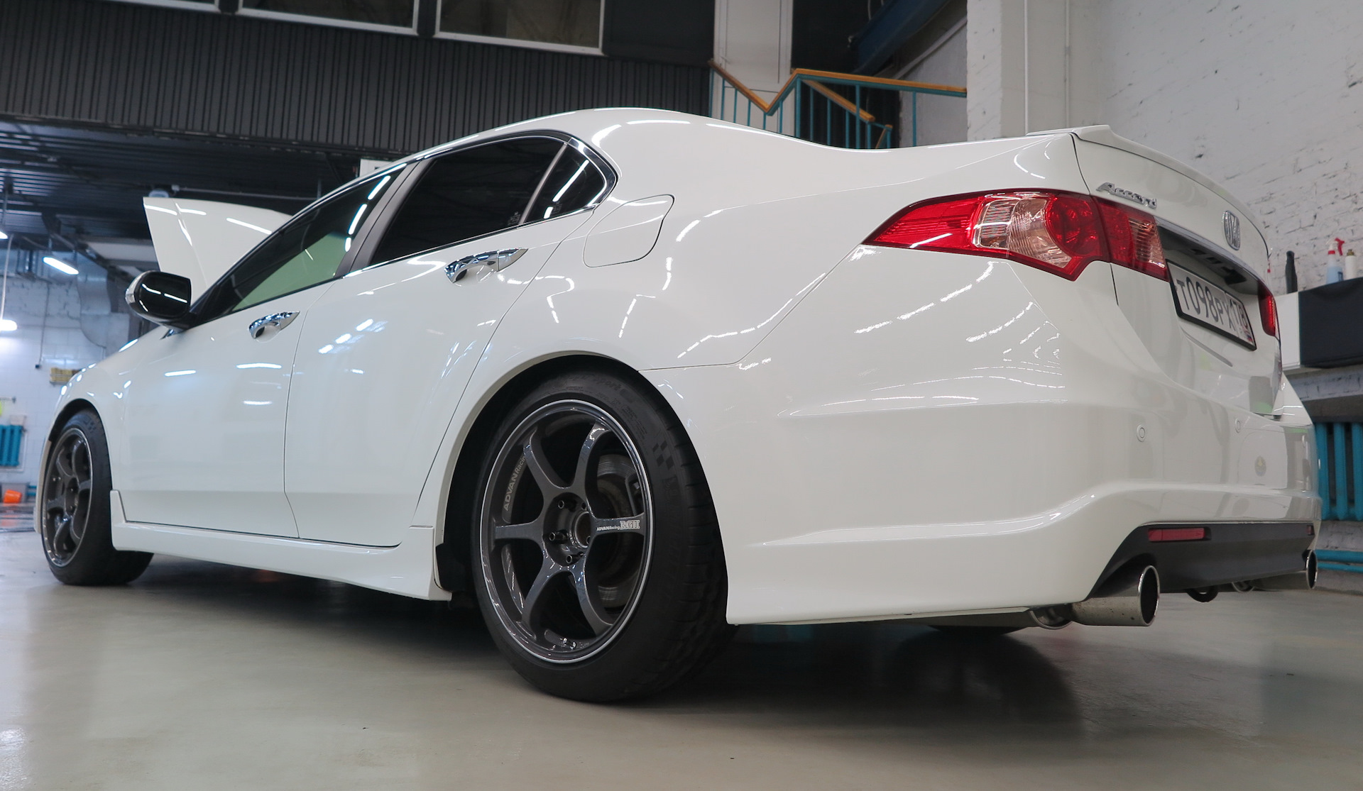 Honda Accord White Wheels